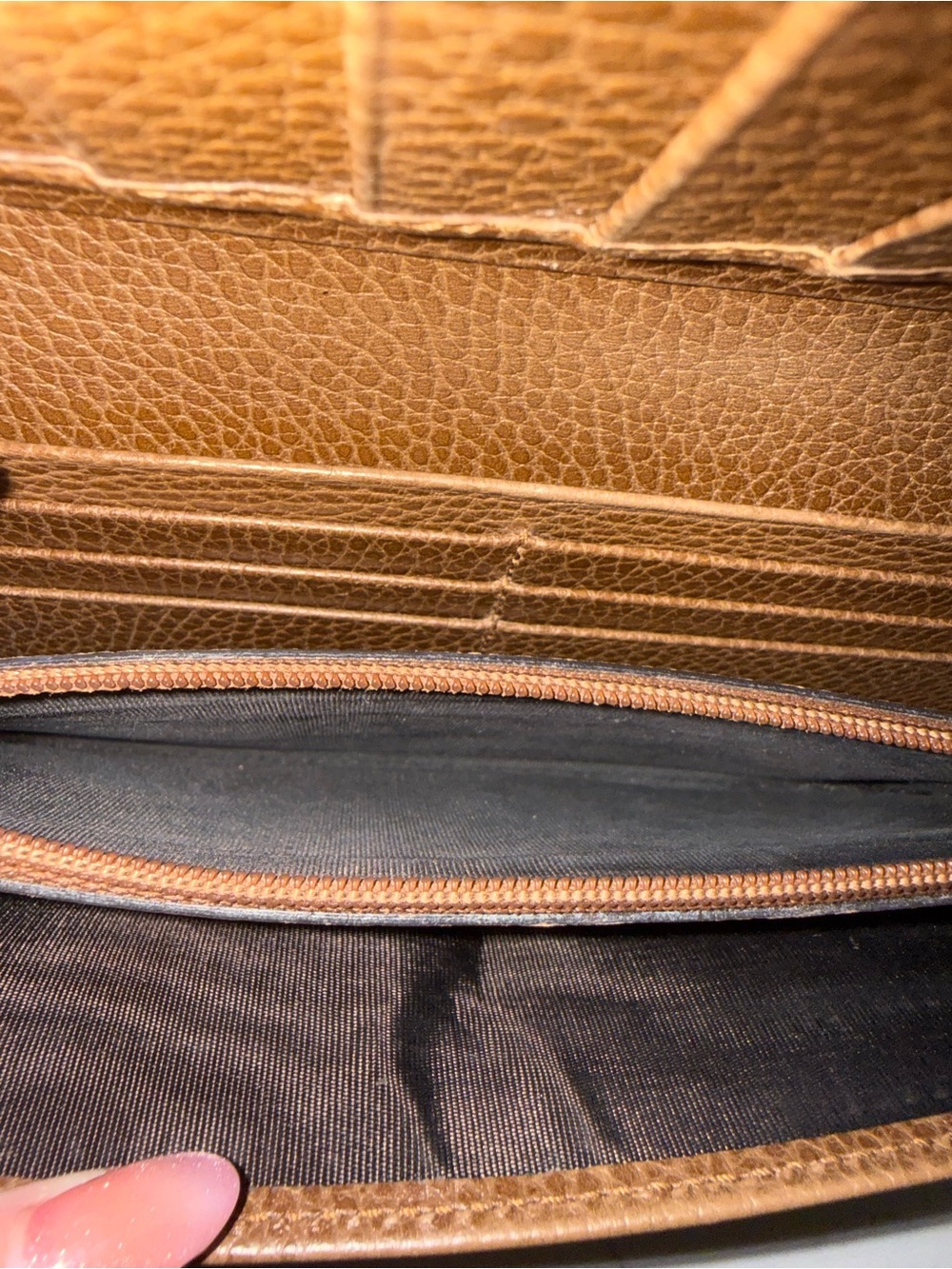 Gucci Brown Beige GG Supreme Continental Wallet - Picture 6 of 9